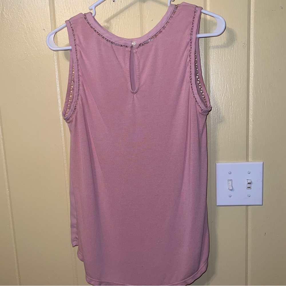 ⭐️LOFT Light Pink Sleeveless Tank Top Cut Out Neckline Design Size L - Picture 9 of 14